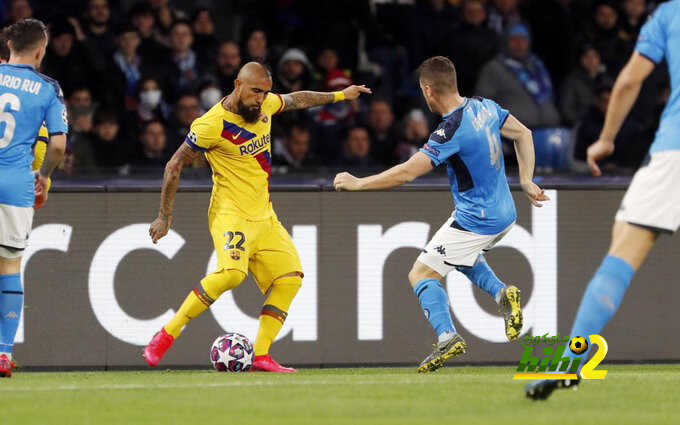 رسميا: برشلونة بدون فيدال أيضا في لقاء الإياب !