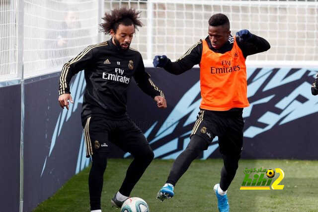 ريال مدريد يلقى الكرة فى ملعب مارسيلو