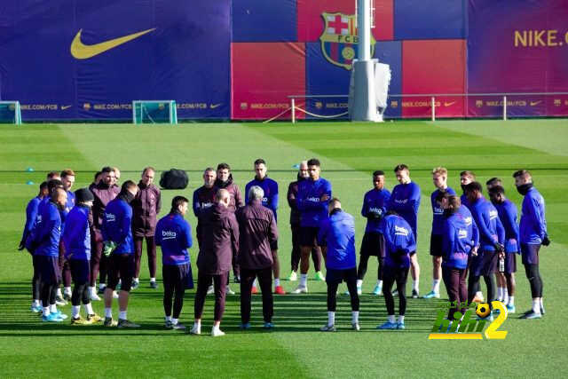 لاعبو برشلونة يرفضون إكمال الموسم