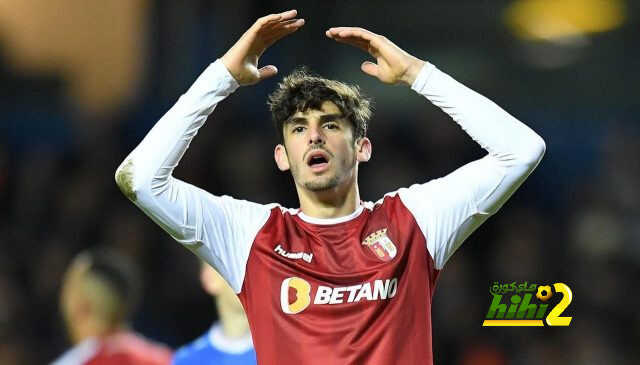ترينكاو باق في الموسم القادم