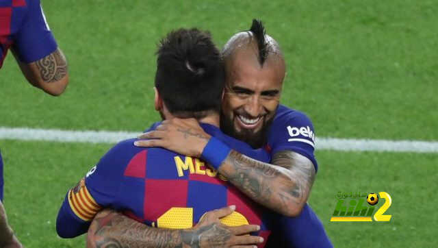 لا عروض لرحيل فيدال عن برشلونة