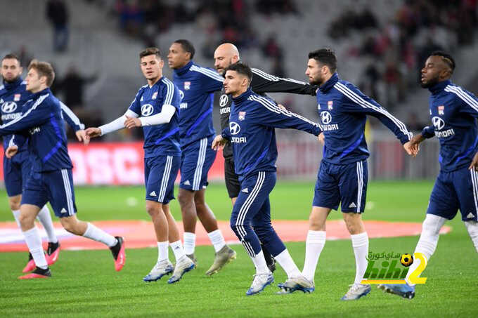 ليون يدعو إلى التراجع عن قرار إلغاء الدوري الفرنسي