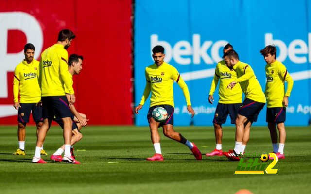 برشلونة يبدأ تدريباته الجماعية