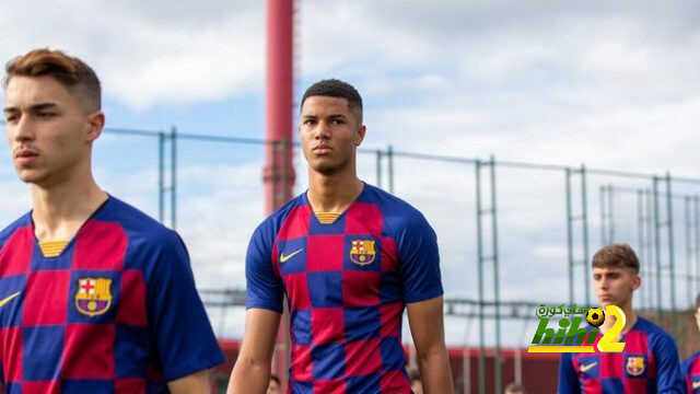 برشلونة يقرر الاستغناء عن مدافعه الشاب