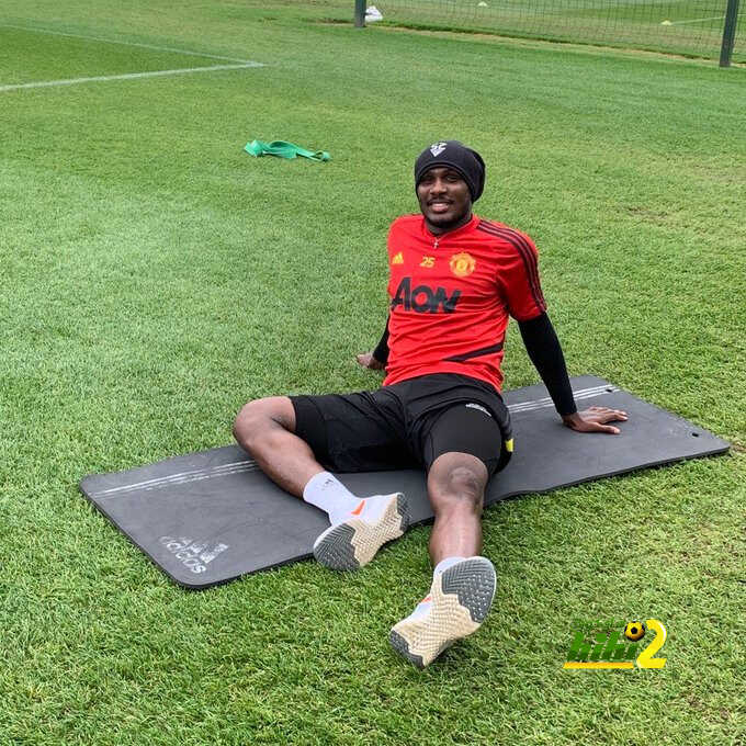 إيغالو يطالب إدارة شنغهاي بالسماح له بالاستمرار مع مانشستر يونايتد
