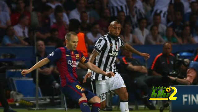 انيستا : فيدال لاعب يتناسب مع برشلونة