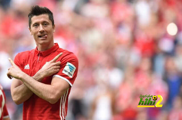 ليفاندوفيسكي يتفوق علي ميسي ورونالدو
