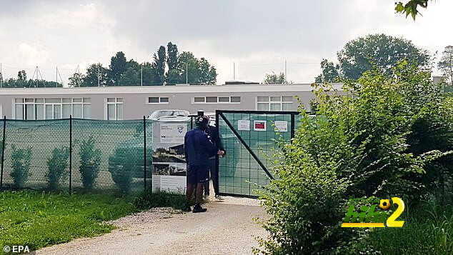 إدارة بريشيا تمنع بالوتيلي من حضور التدريبات