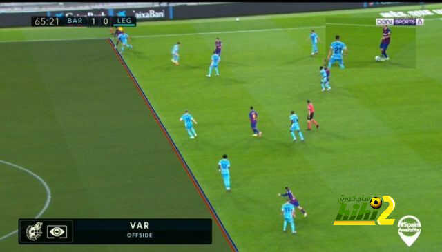 صور تبرز جليا هل انحاز الفار للريال ووقف ضد برشلونة ؟!