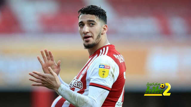 لاعب عربي جديد يقترب من كبار أندية الدوري الإنجليزي