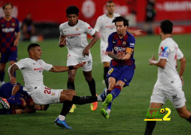 بالصور :  السبب الذي جعل ميسي ينفعل على لاعب إشبيلية