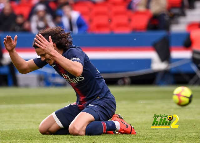 باريس يستبعد كافاني من دوري الأبطال