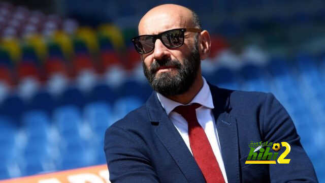 صعوبة تعاقد مونشي مع برشلونة .!