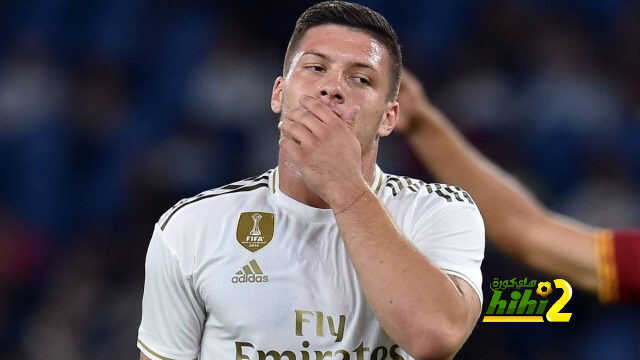 رئيس نابولي يعترف برغبته في ضم لوكا يوفيتش