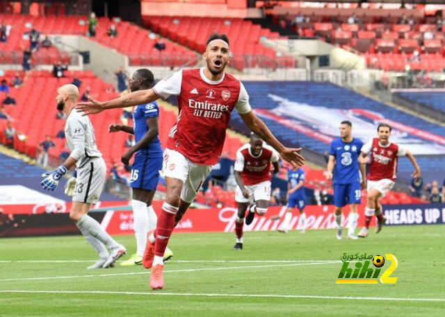 الإشادة تستمر باوباميانج بعد اقتناص الكأس