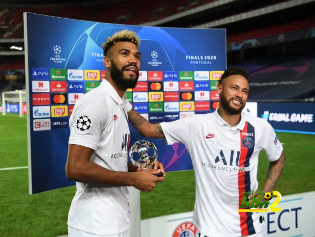 نيمار يمنح زميله في باريس جائزته الفردية