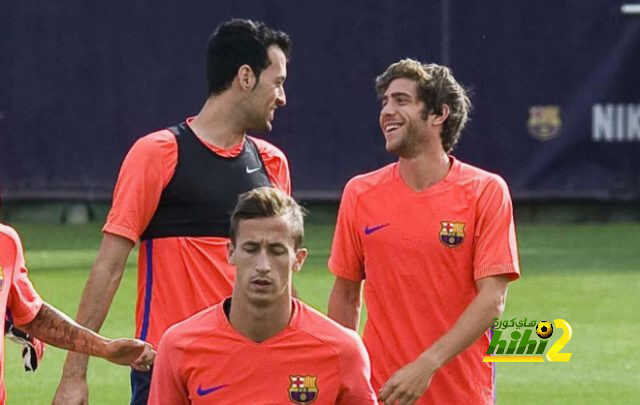 روبيرتو وبوسكيتس باقيان في برشلونة