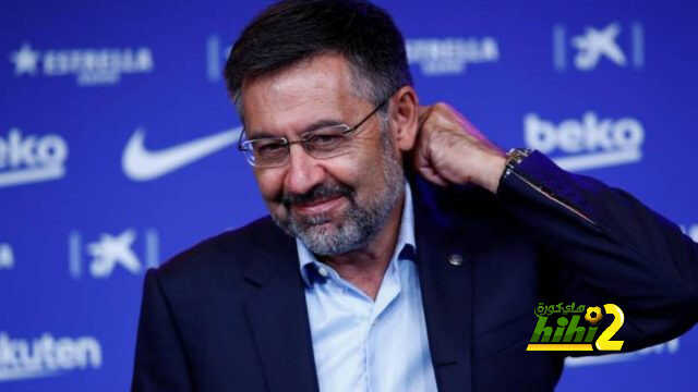 رئيس برشلونة يثير غضب لاعبي الفريق