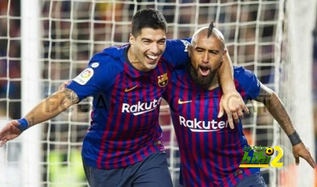 برشلونة في مأزق بسبب سواريز وفيدال
