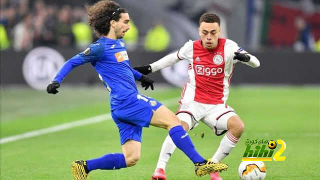 راديو كتالونيا: برشلونة يعترف بمفاوضاته مع ظهير أياكس