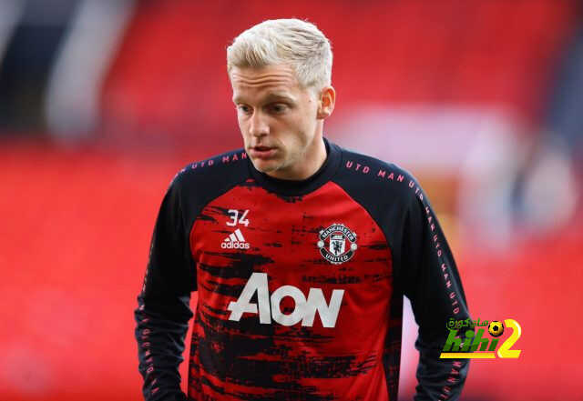 فان دي بيك ، اللاعب رقم ٢٠ الذي يفعلها مع اليونايتد