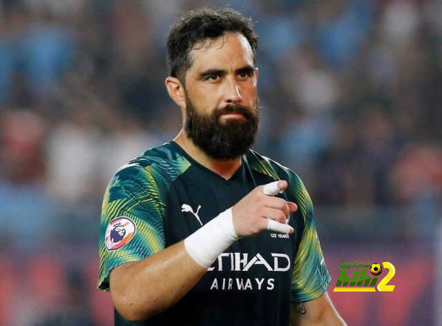برافو: لا يمكن لأى حارس مرمى اللعب لـ السيتي وبرشلونة!