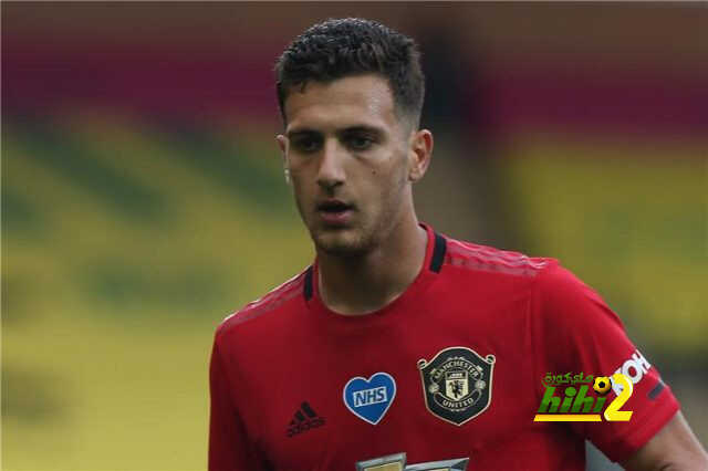 دالوت يقترب من مغادرة مانشستر يونايتد إلى الدوري الإيطالي!