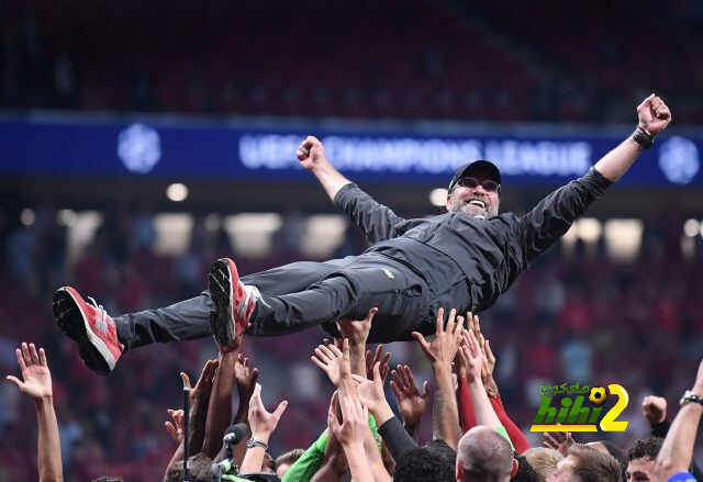 صور .. يويفا يحتفل بذكرى تعاقد ليفربول مع يورجن كلوب