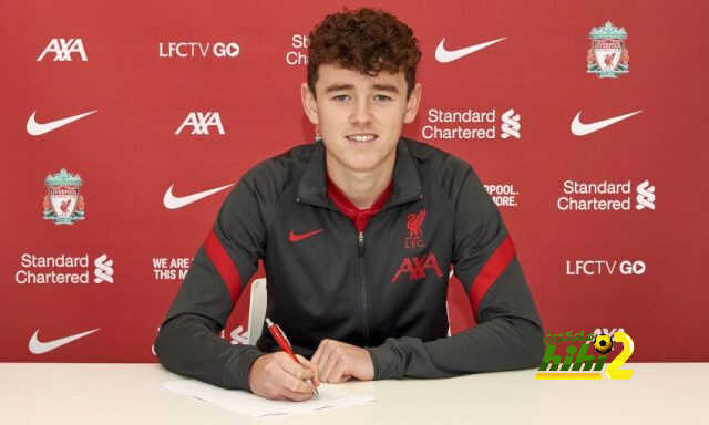 ليفربول يعلن تجديد عقد لاعبه توم هيل
