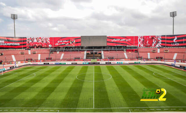 ستاد الأهلي المصري يتزين للإحتفال بالدوري