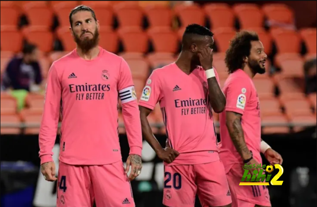 ماركا تتعجب من تصرف لاعبي ريال مدريد أثناء ركلة جزاء فالنسيا الأولى!