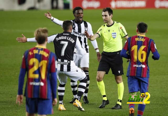 هل استحق ليفانتي ركلة جزاء أمام برشلونة؟