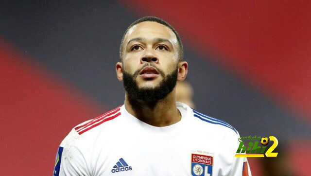 سبب واحد يجعل برشلونة يتعاقد مع ديباي