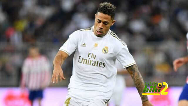 هل ينتقل ماريانو دياز إلى الدوري الإنجليزي أم يستمر في ظل الدكة ؟