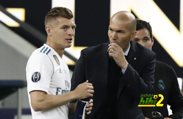 هل يؤثر تناقض زيدان مع كروس على ريال مدريد؟!