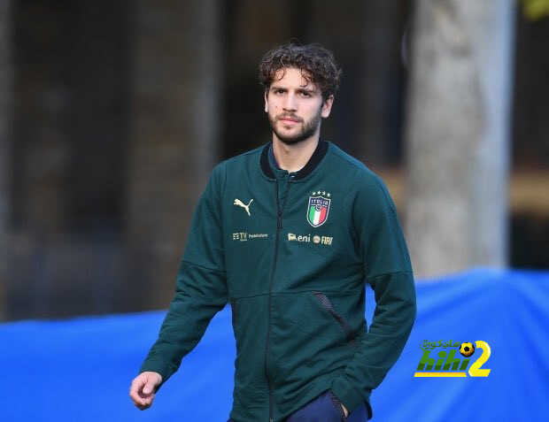 نجم ساسولو بديل فرناندينيو في مانشستر سيتي