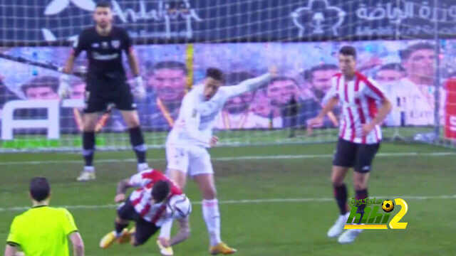 لاعب بيلباو يعترف بأحقية احتساب ركلة جزاء للريال