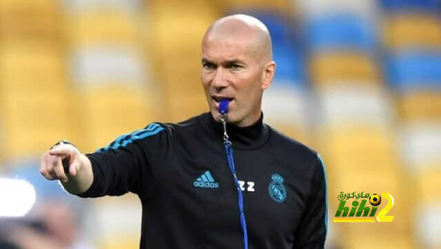 هل تحدث زيدان مع لاعبي ريال مدريد بعد هزيمة ألكويانو؟
