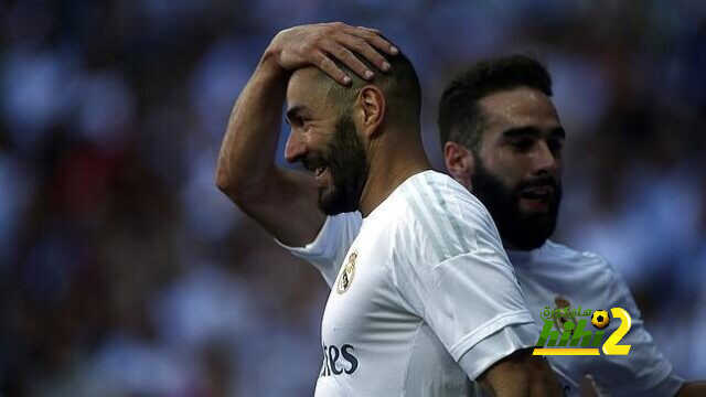 ريال مدريد يجدد عقود بنزيما وكارفخال