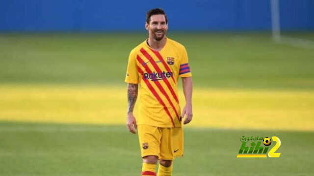 دومينيك يلوم برشلونة على تلبية مطالب ميسي الفلكية