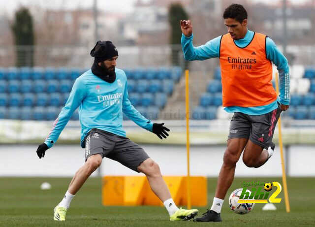 صور.. زيدان يظهر في تدريبات ريال مدريد فهل تعافى من كورونا؟
