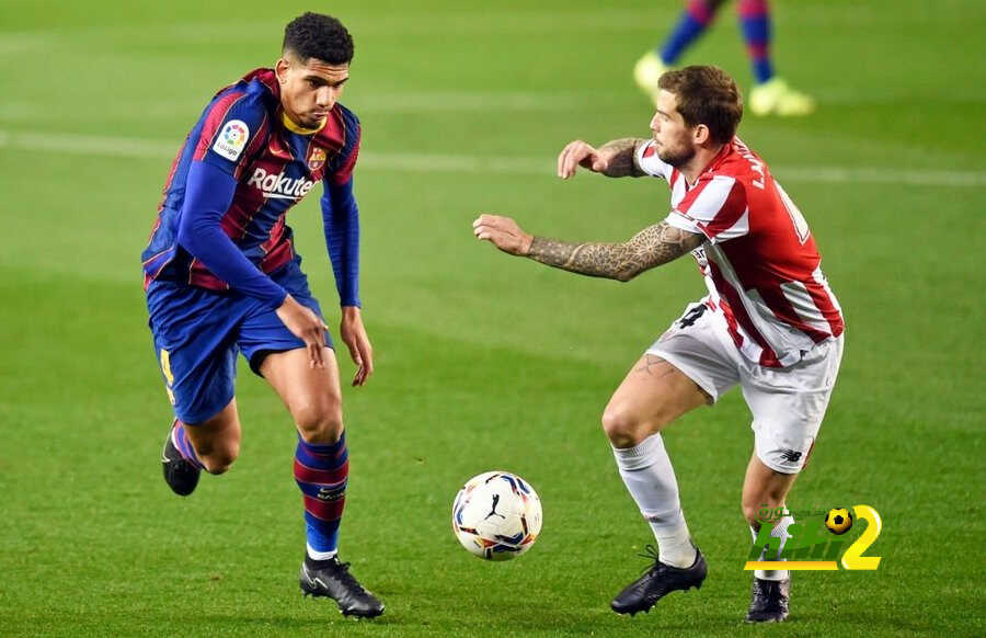 اراخو كنز في برشلونة ليس لمستواه ولكن لهذا السبب !