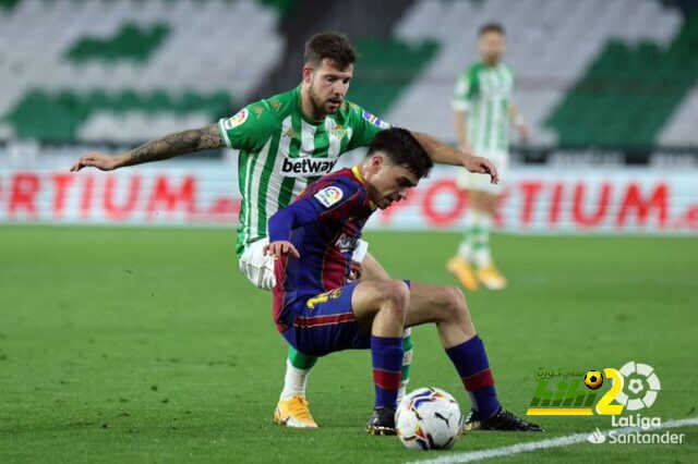 مدرب بيتيس يرفض لوم الحكم بعد فوز برشلونة