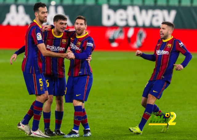دومينيك ينتقد إدارة برشلونة بسبب إصابة أراوخو!