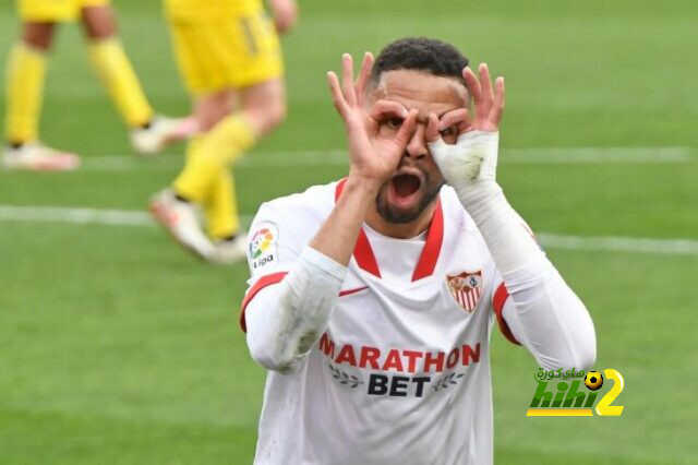 المديح ينهال على النصيري نجم الموسم في إشبيلية!