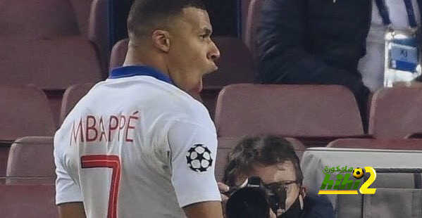 كيف شاهد جمهور الريال احتفال امبابي بالاهداف امام برشلونة