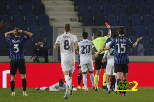 بيدريرول يعبر عن غضبه بسبب طرد لاعب أتالانتا أمام ريال مدريد