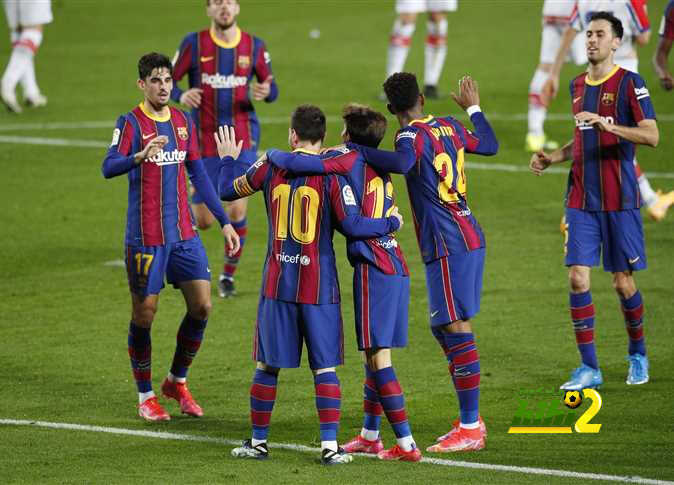 فيرنانديز يقود مباراة برشلونة وأوساسونا تحكيميا