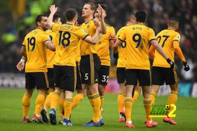 تقارير .. لاعب ولفرهامبتون يقترب من مانشستر يونايتد