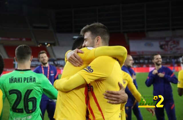صور: احتفال لابورتا مع لاعبي برشلونة بلقب كأس الملك